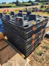 18- 47x39 plastic stackable pallets