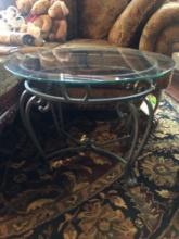 D Las Cruces Oval Lamp Table / End Table - Tempered Glass