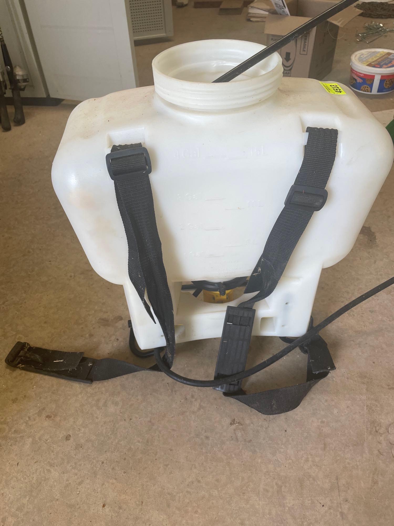 backpack pump up pesticide sprayer