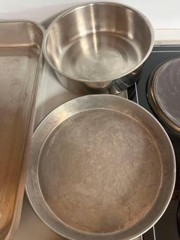 large cake pan, 2 stainless bowls, round cake pan