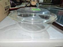 Vintage, Pyrex Casserole Dish with Lid.