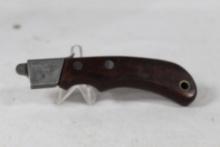 Kershaw blade trader comes with three blades and interchangeable handle. Original leather sheath. Is