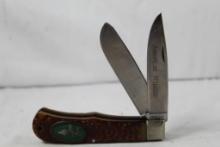 Camillus Deer Hunter large two blade trapper. 3.5 inch main blade. Synthetic jigged bone scales.