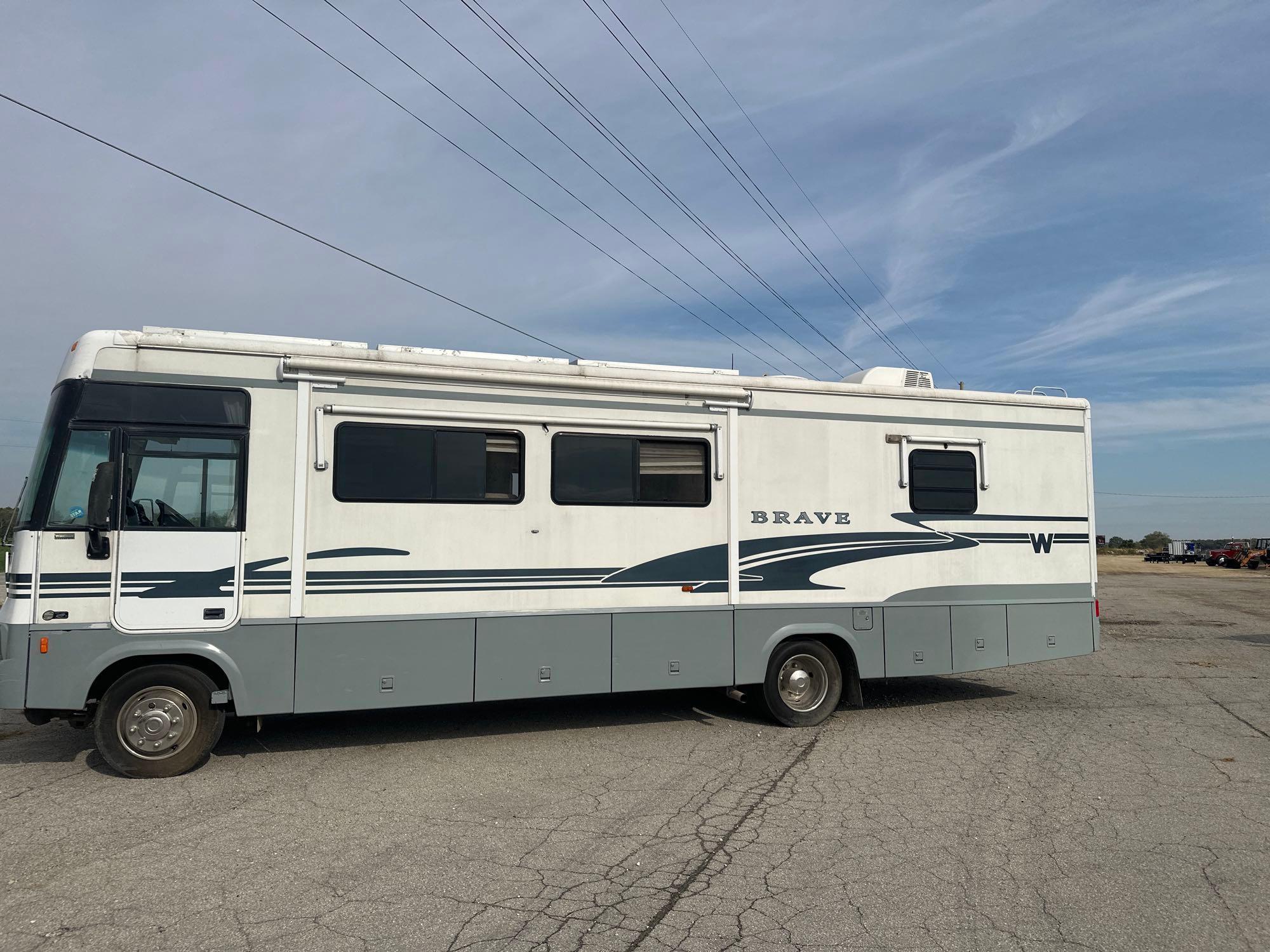 2004 Winnebago Brave