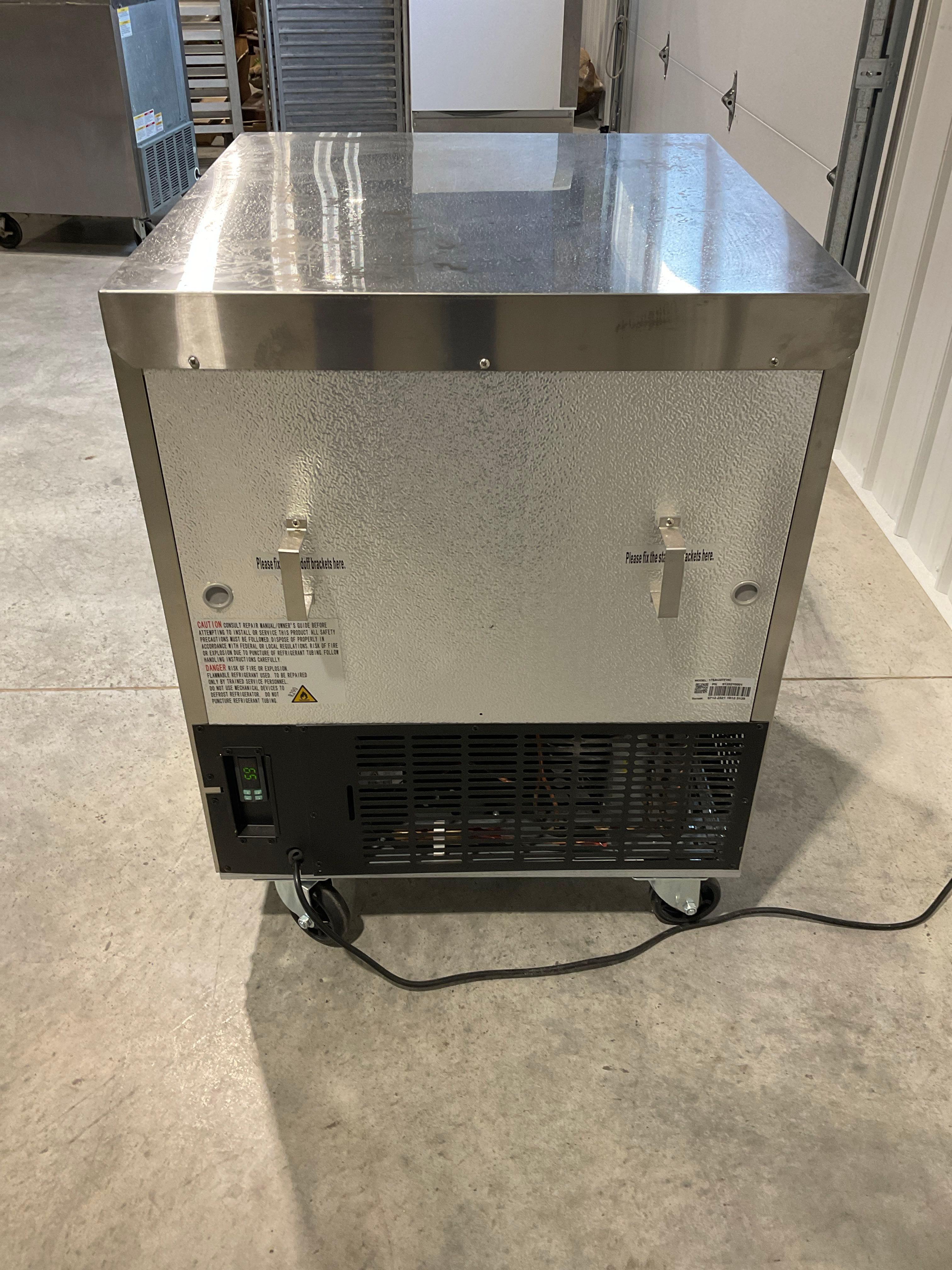 Avantco Under Counter Refrigerator Mo# 178AU27FHC