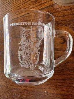Set of 2 glass Pendleton Round up glass mugs