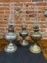 Oil lamp with shades