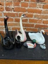 China/pottery swans