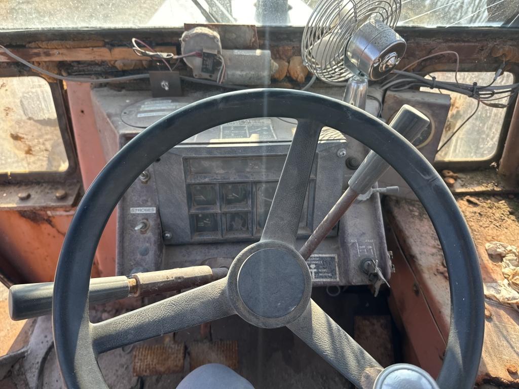 Case 480e Tractor Loader