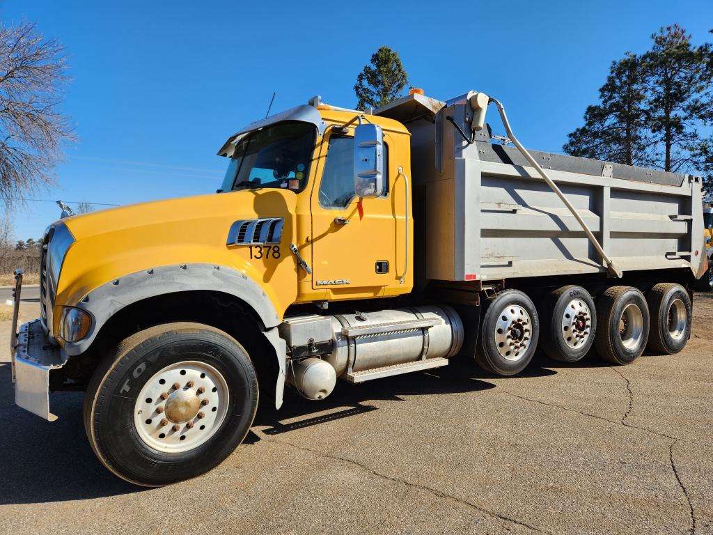 2011 Mack Gu713 Quad Axle Dump Truck