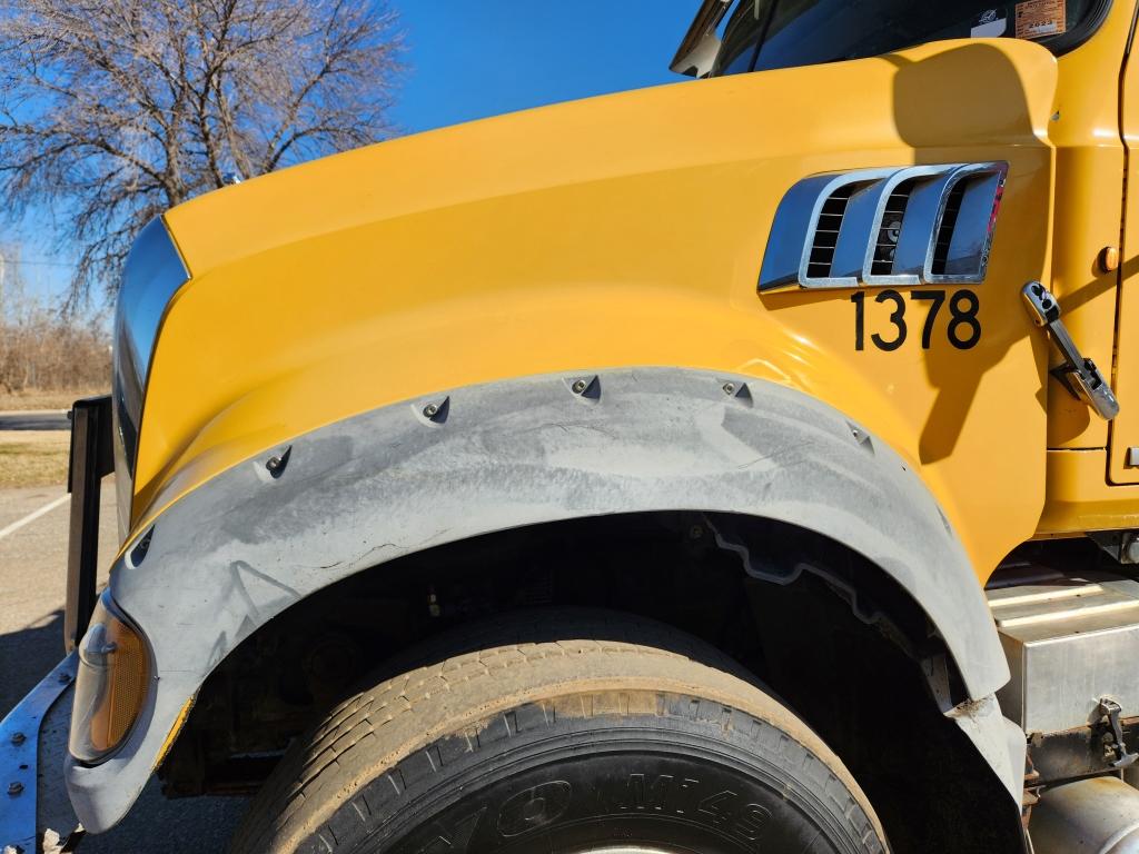 2011 Mack Gu713 Quad Axle Dump Truck