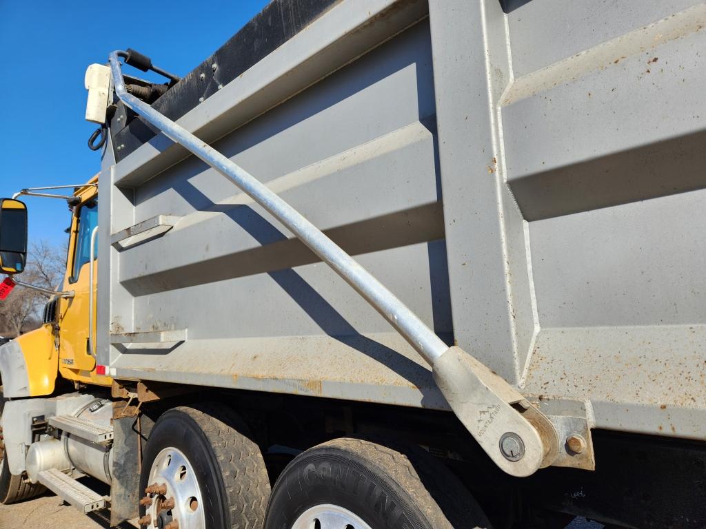 2011 Mack Gu713 Quad Axle Dump Truck