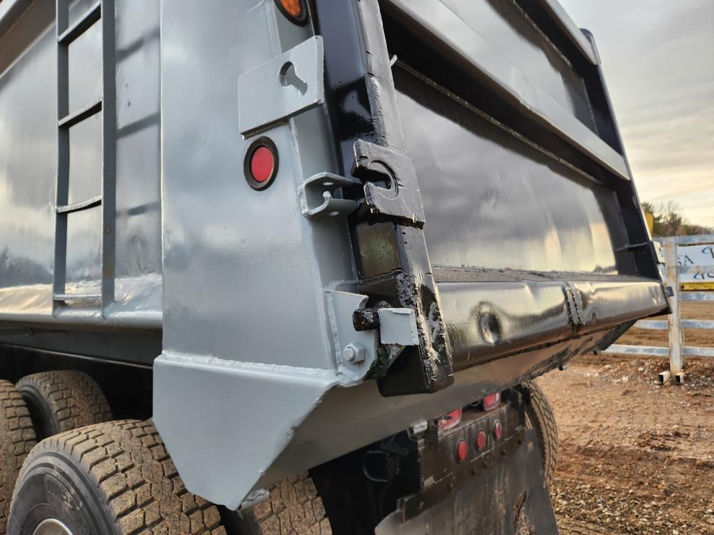 2004 Western Star Quad Axle Dump Truck