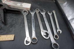 Industrial Razor Blades, Wrenches, Scissors, Pliers & Tools