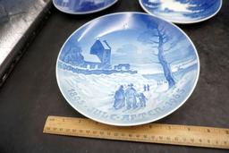 Hall'S Compote Dish (Cracked), Decorative Plates