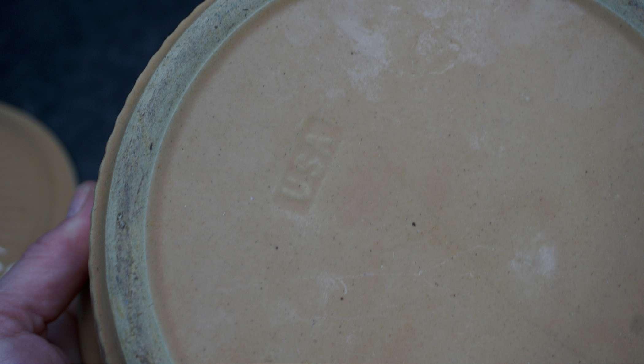 Dutch Oven W/ Lid (Cracked) Made In Usa