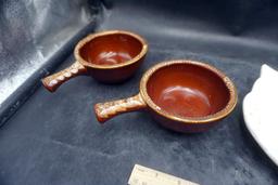 2 Stoneware Pots, Owl Plate & Frog sponge dish