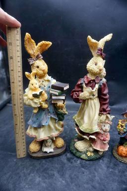2 Rabbit Figurines & 2 Scarecrow Figurines
