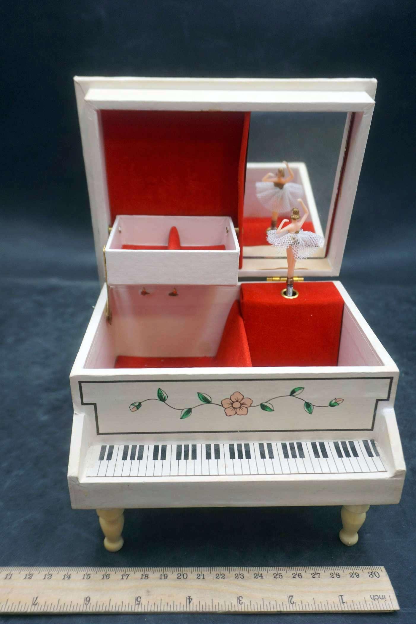 Piano Music & Jewelry Box