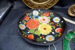 Flower Tray, Caddy W/ Wicker Cup Holders, Glass Clover Pieces, Golden Plate