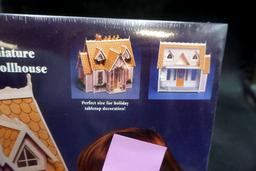 Ashley Mansions In Miniature A Dura-Craft Dollhouse