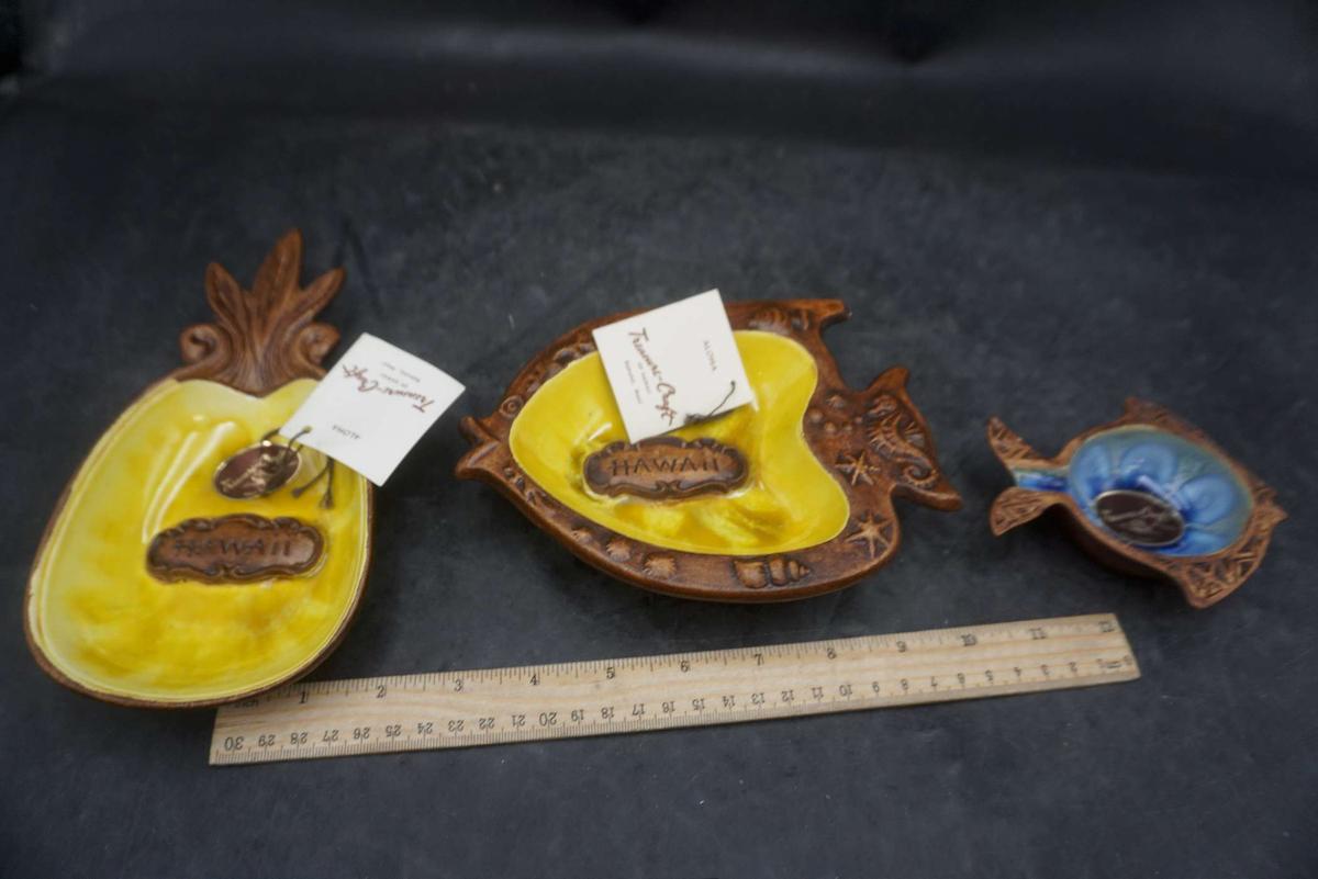 Fish & Pineapple Trays From Hawaii (60'S)