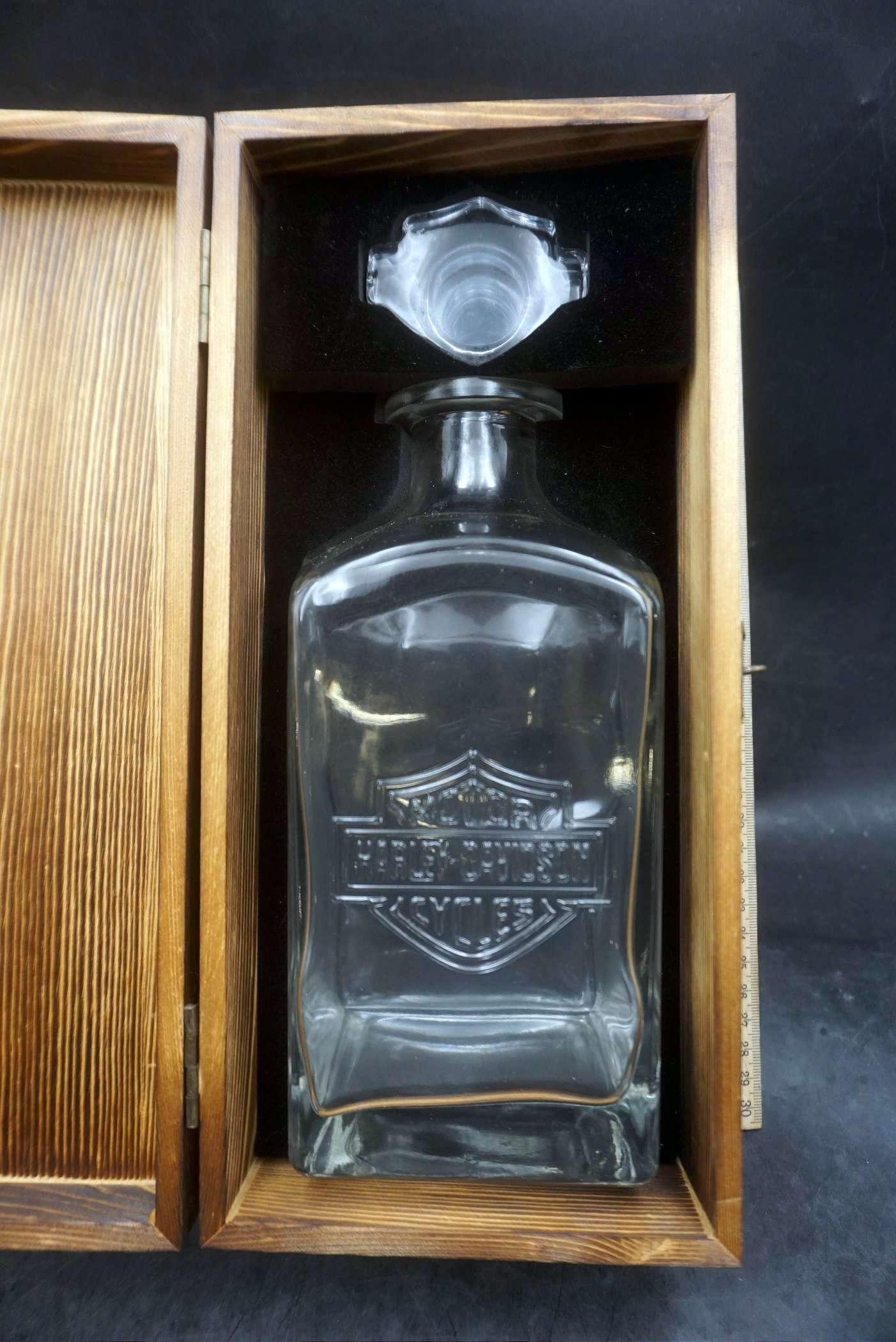 Harley-Davidson Glass Liquor Decanter Bottle In Wooden Case - J.L. Sioux Falls, S.D.