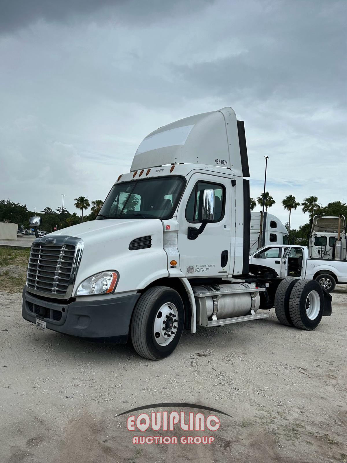 2010 FREIGHTLINER CASCADIA DAY CAB