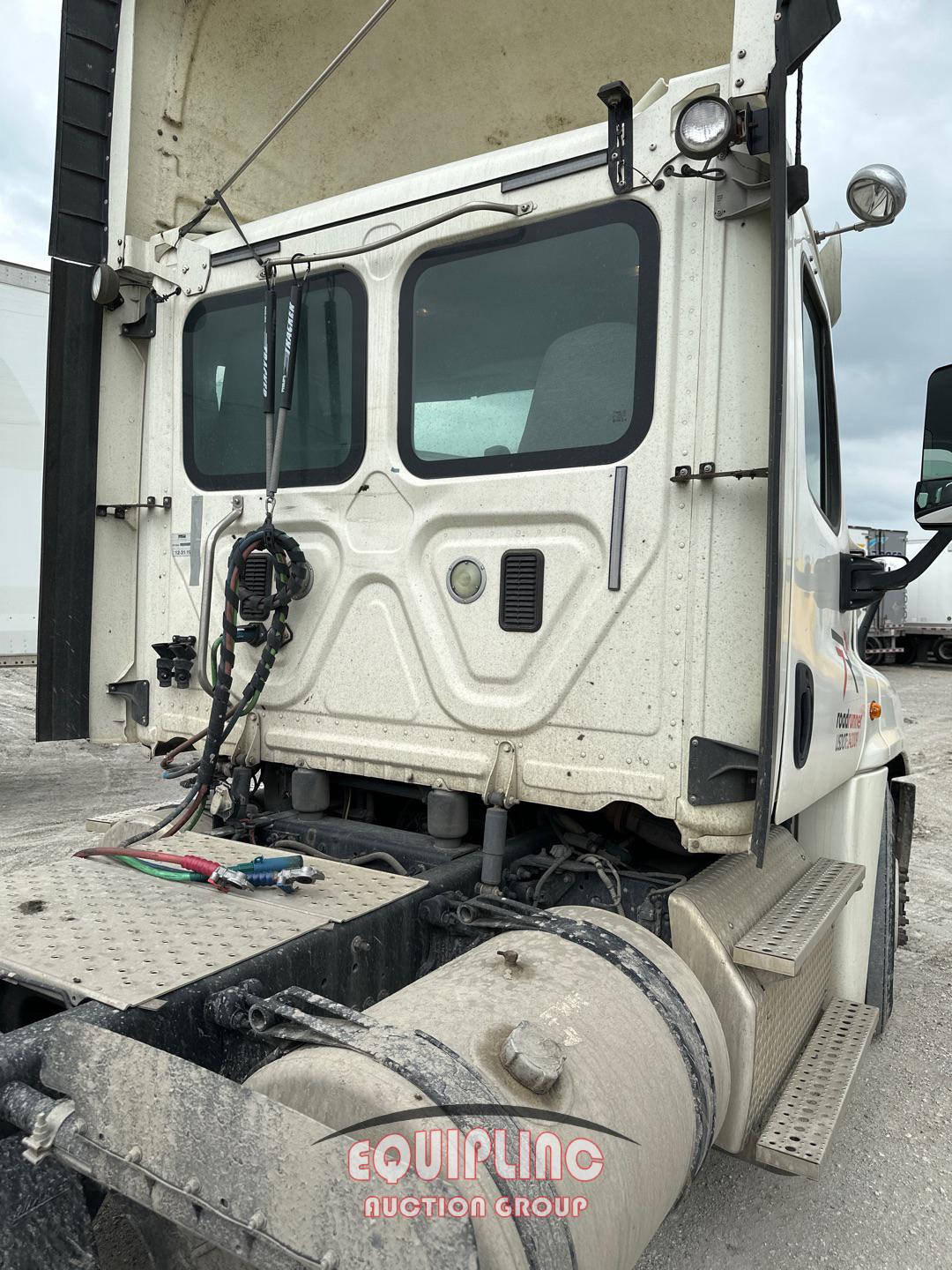 2015 FREIGHTLINER CASCADIA DAY CAB