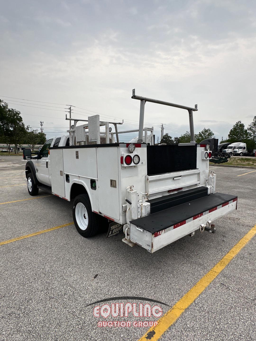 2013 Ford F-450 UTILITY TRUCK