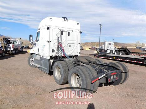 2015 FREIGHTLINER CASCADIA SLEEPER