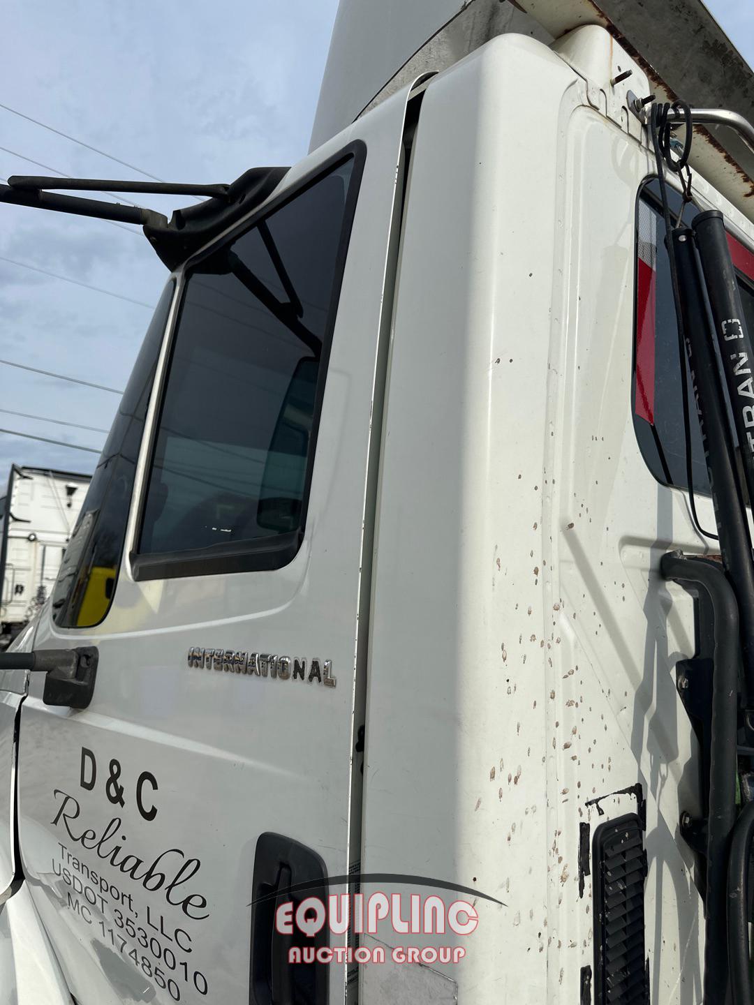 2007 INTERNATIONAL 8600 TANDEM AXLE DAY CAB