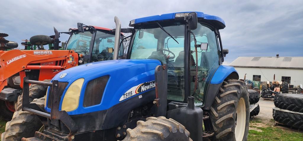 2004 New Holland TS115A Tractor (RIDE AND DRIVE) (LOCAL FARMER)