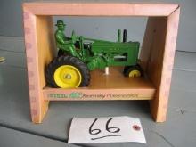 1/16 SCALE ERTL JD A WITH MAN TRACTOR ERTL 40TH ANNIVERSARY COMMOMORATIVE NEW IN BOX