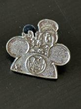 Disneyland Trading Pin Badge Hidden Collectible Pinocchio Jiminy Cricket Silver Mickey Ears Cap