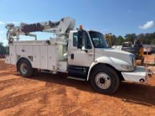 2002 INTERNATIONAL 4300 TEREX COMMANDER 4042 DIGGER DERRICK TRUCK