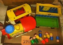 VINTAGE FISHER-PRICE LITTLE PEOPLE CIRCUS TRAIN & PEOPLE