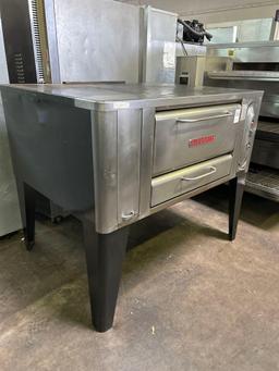 Blodgett Model 1000S 60 in. Single Deck Gas Pizza Oven.