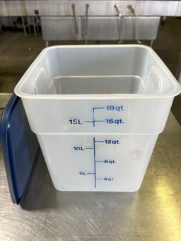 Cambro 18 qt. Semi Square Food Containers with Lids