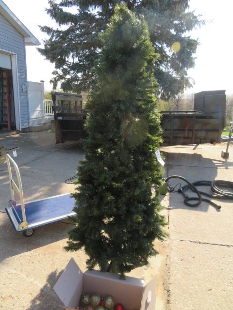 7' Christmas Tree & ornaments