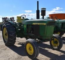 John Deere 4010