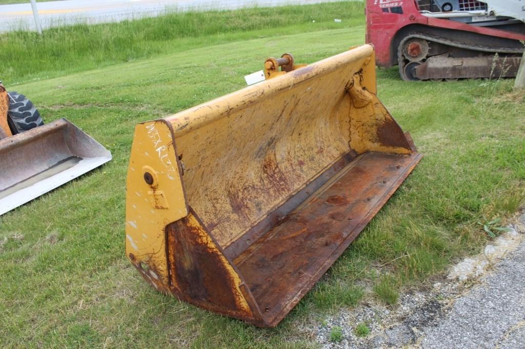 Caterpillar Clam Bucket