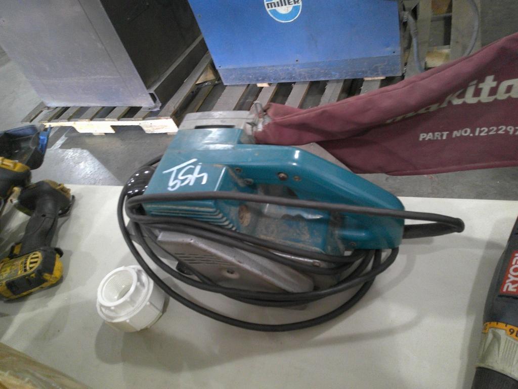 MAKITA BELT SANDER