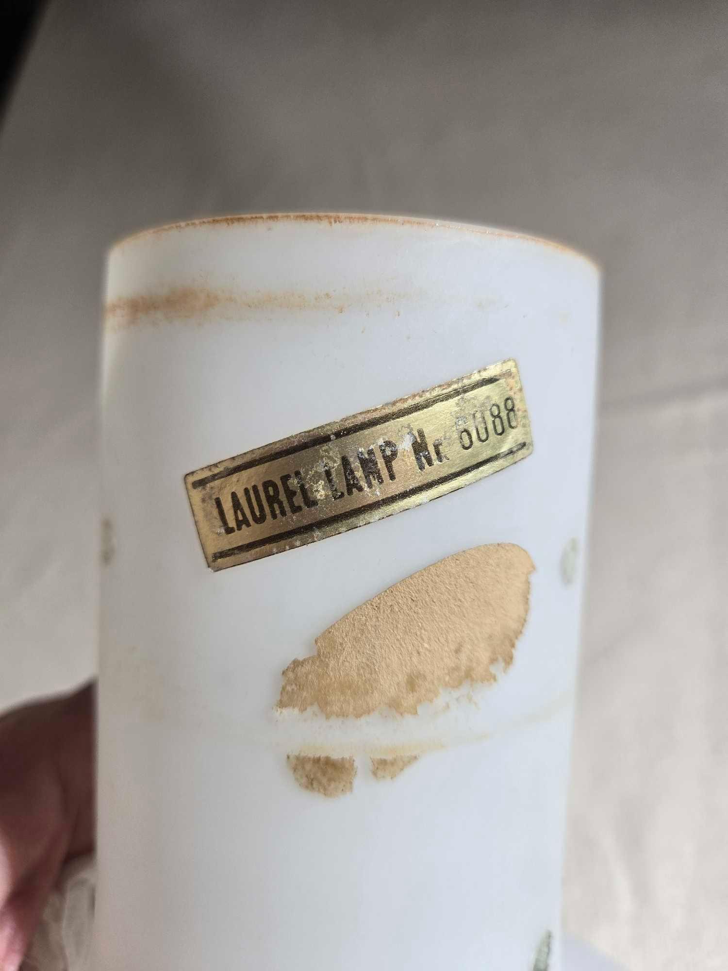 Vintage Laurel Floor Lamp With Mushroom Shape Shade