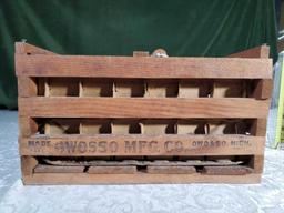 Owosso Mfg. Co. Wooden Egg Crate With Top Handle