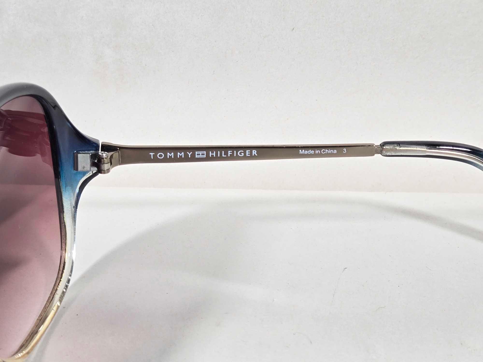 4 Pair of Women's Vintage Sunglasses Incl. Tommy Hilfiger