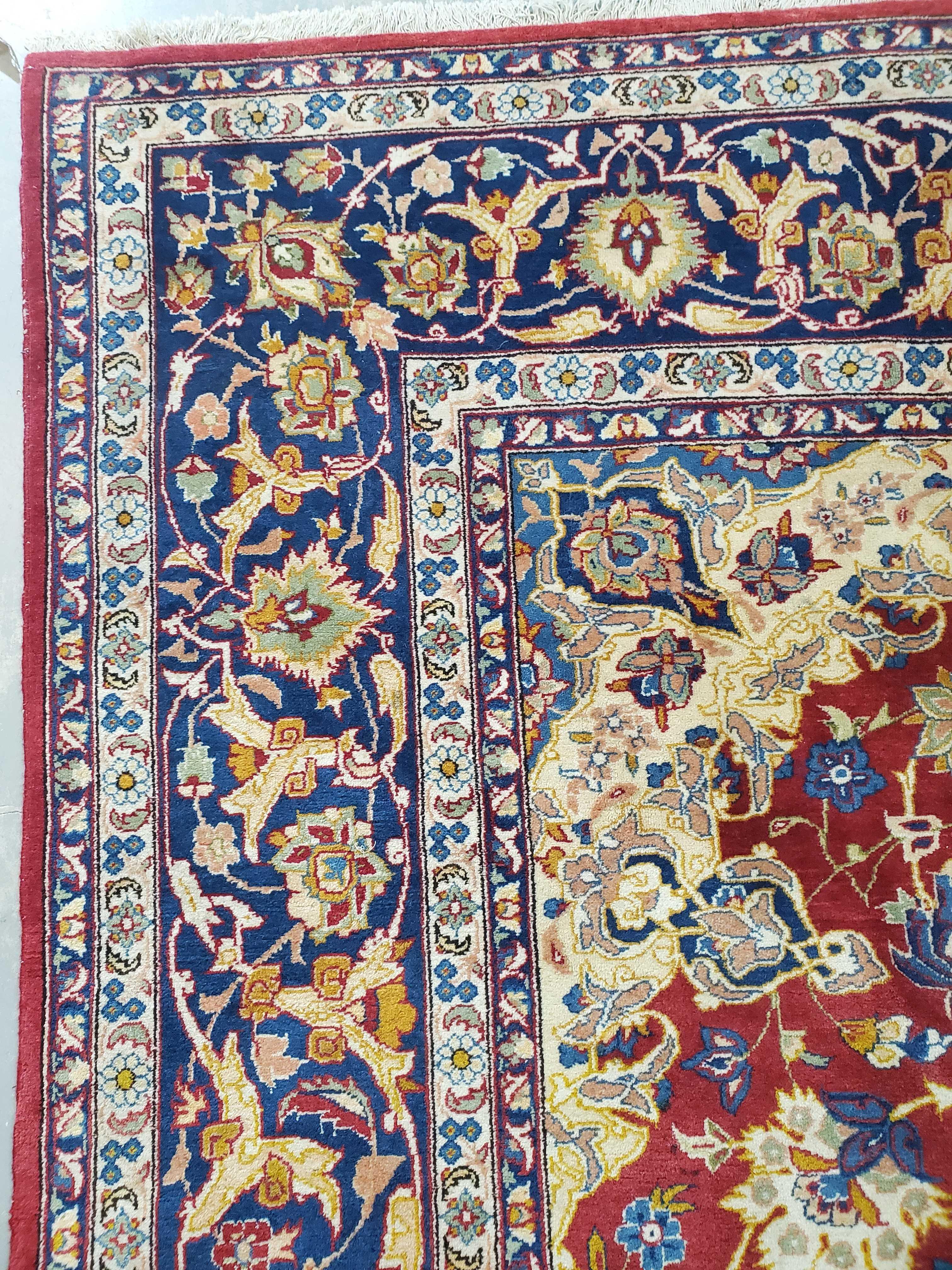 Large Vintage Persian Isfahan Hand Woven Wool Rug / Carpet
