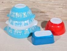 5 Pyrex Dishes