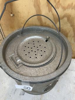 Frabill Galvanized Metal Minnow Bucket