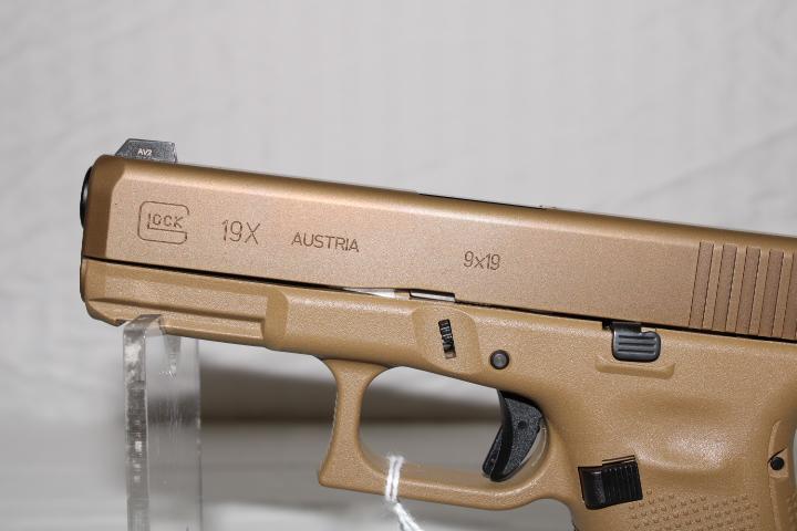 New Glock "19X" 9mm "Cross-Over" Pistol w/3- 17 Rd. Mags